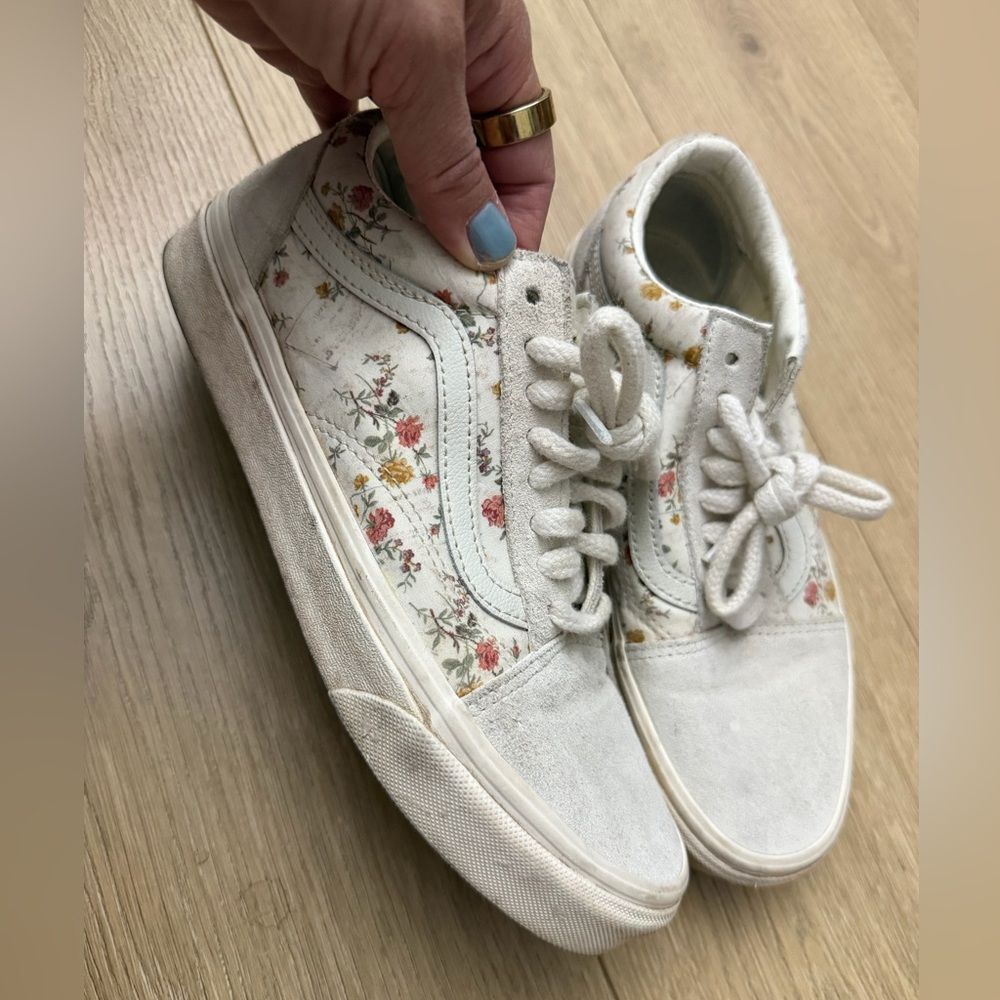 Vans Floral Canvas Low-Top Sneakers - White with Floral Print suede size w8